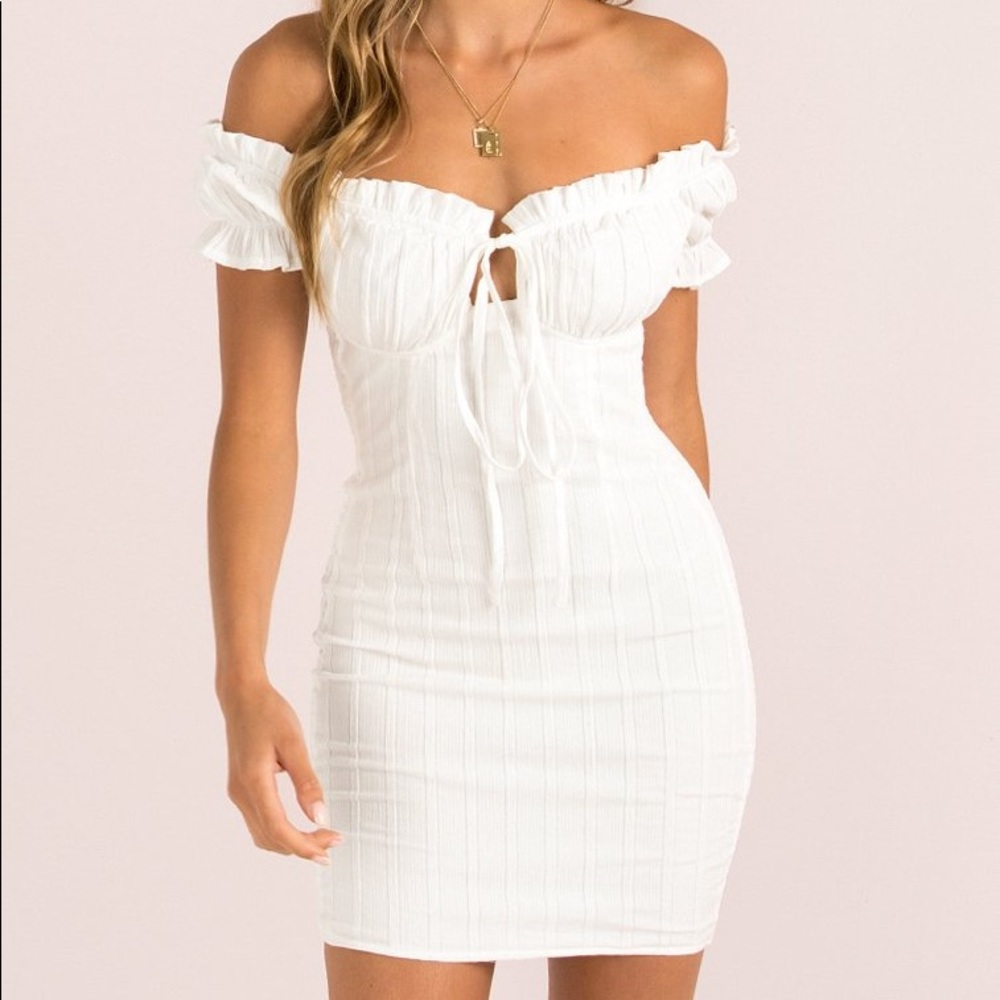 Sundae amuse White Off-Shoulder Bodycon Dress
